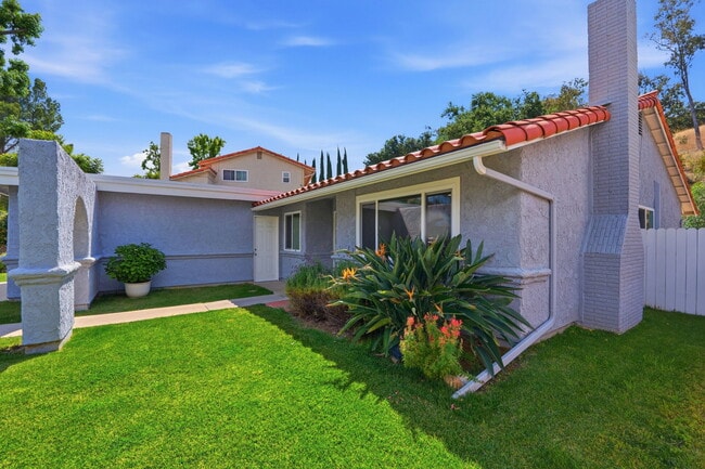 Building Photo - 30845 Catarina Dr