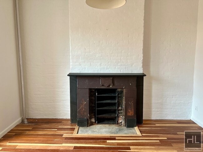 Foto del edificio - 3.5BR 1BA Floor-Through By Fort Greene Park