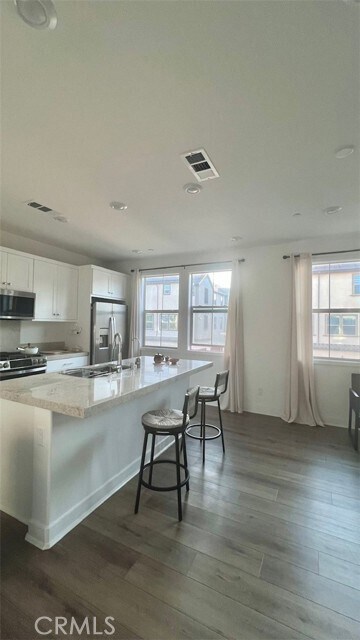 Building Photo - 502 Tamarind Way