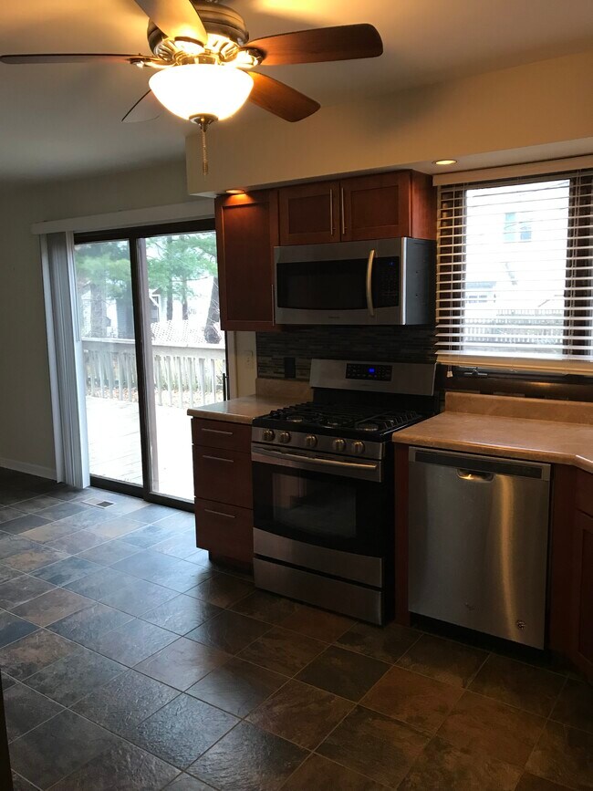 Cocina - 105 Garfield Ave