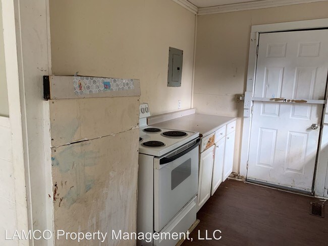 Building Photo - 3 br, 1 bath Apartment - 111 S Eighth St