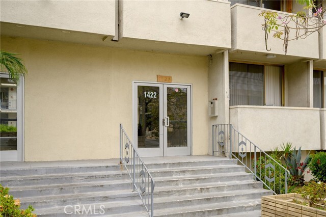Foto del edificio - 1422 N Curson Ave