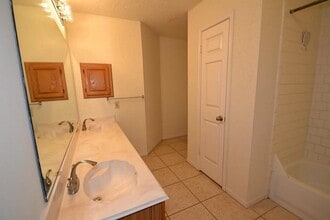 Building Photo - 2739 Blue Mist Dr