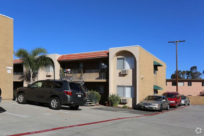 Foto del edificio - Poway Apartments