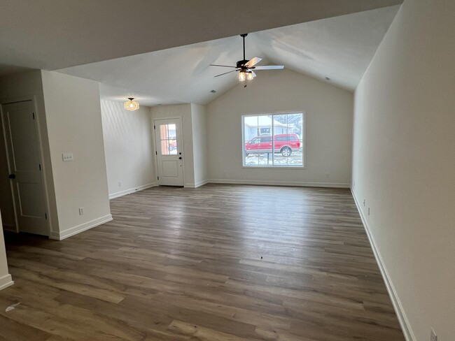 Building Photo - 7700 N Rainbow Dr