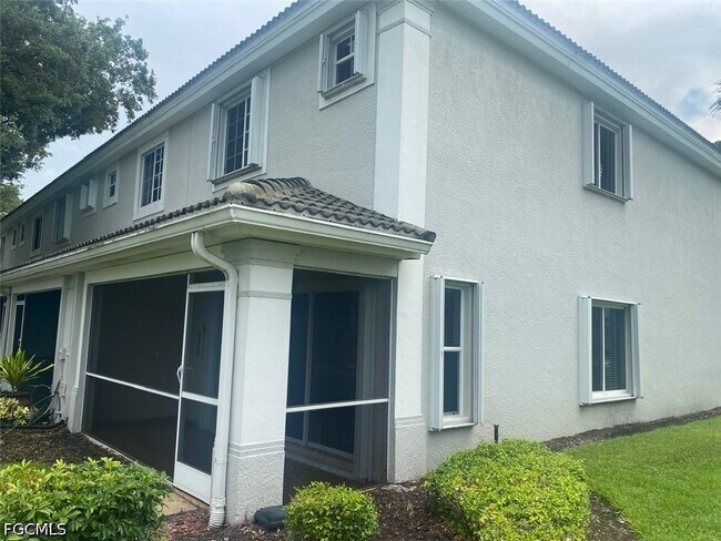Building Photo - 8240 Pacific Beach Dr