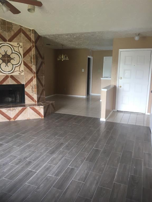 Foto del edificio - 5411 Regal Ridge Ln