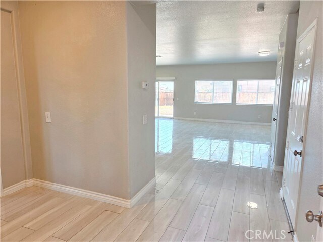 Foto del edificio - 15338 Baxter St
