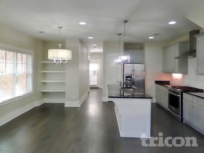 Foto del edificio - 1242 Hillwood Private Cove