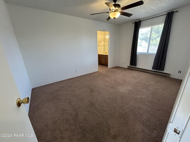 Foto del edificio - 4035 N Kearny Dr