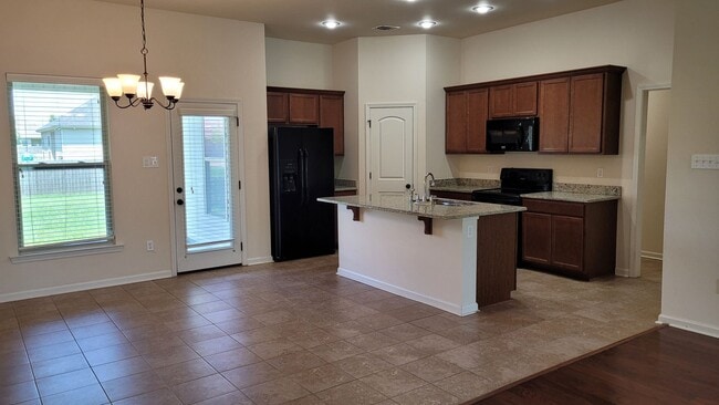 Building Photo - 3 Bedroom 2 Bath in Ascension-$500 off 1st month with 30 day move in!!