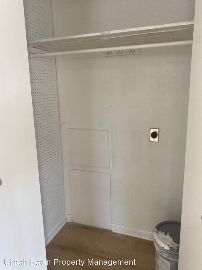 Foto del edificio - 3 br, 2 bath House - 108 W 200 N