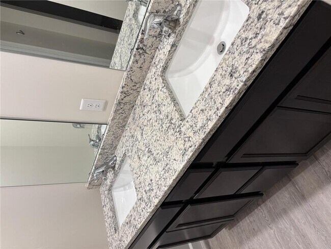 Foto del edificio - 1112 Natalie Ave