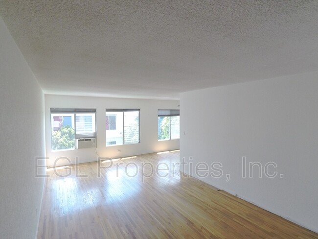 Building Photo - 7920 Selma Ave