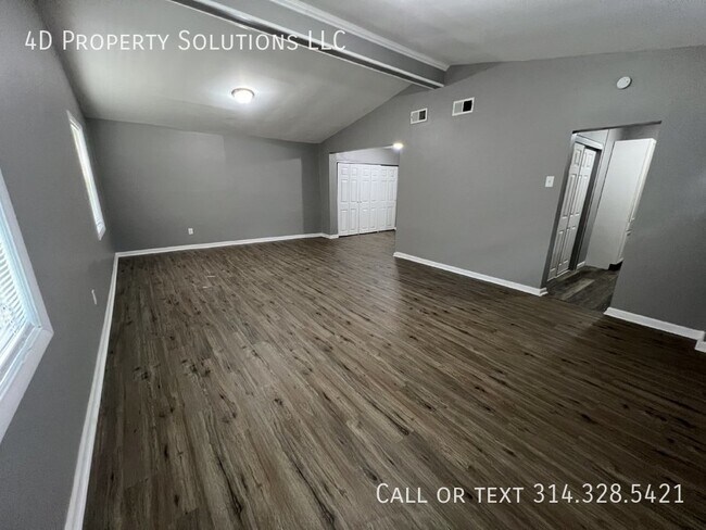 Building Photo - 9738 Cambria Dr