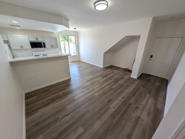 Building Photo - 10001 Crimson Palisades Pl