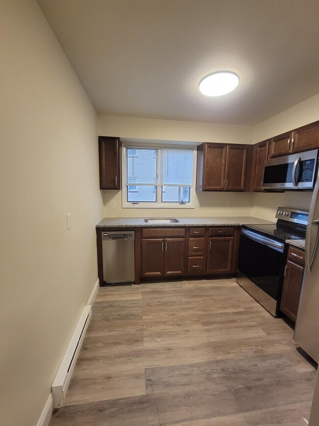 Kitchen - 377 W Broad St