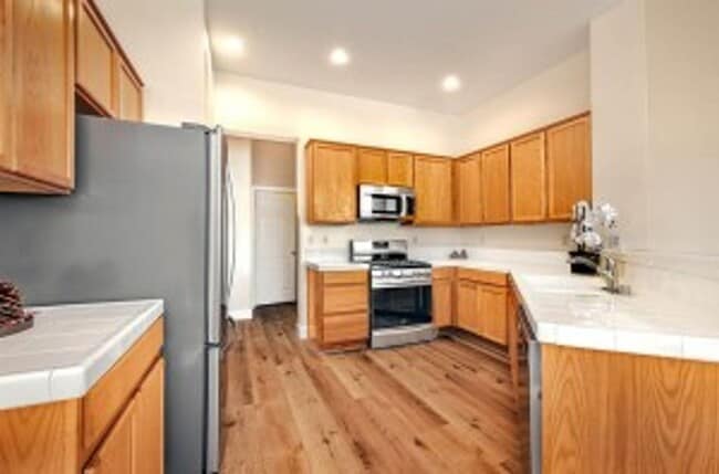 Foto del edificio - 3 Bedrooms Plus a Den - South Reno Stunner...