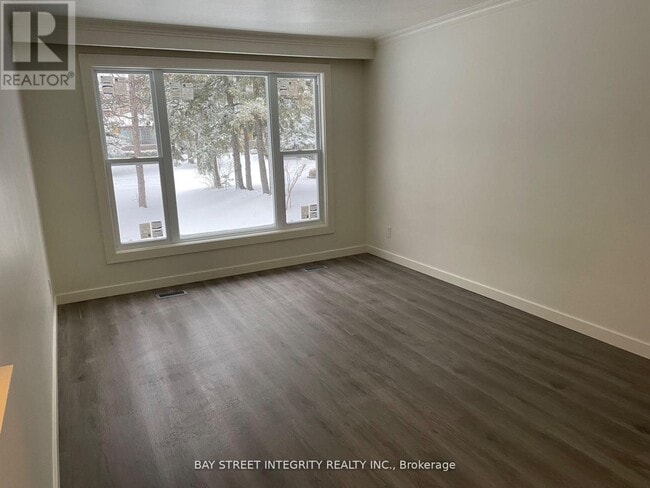 Building Photo - 43 Fairglen Ave