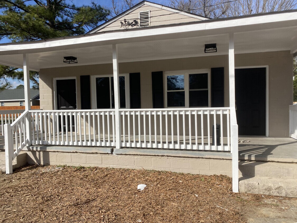 Building Photo - 803 Rountree