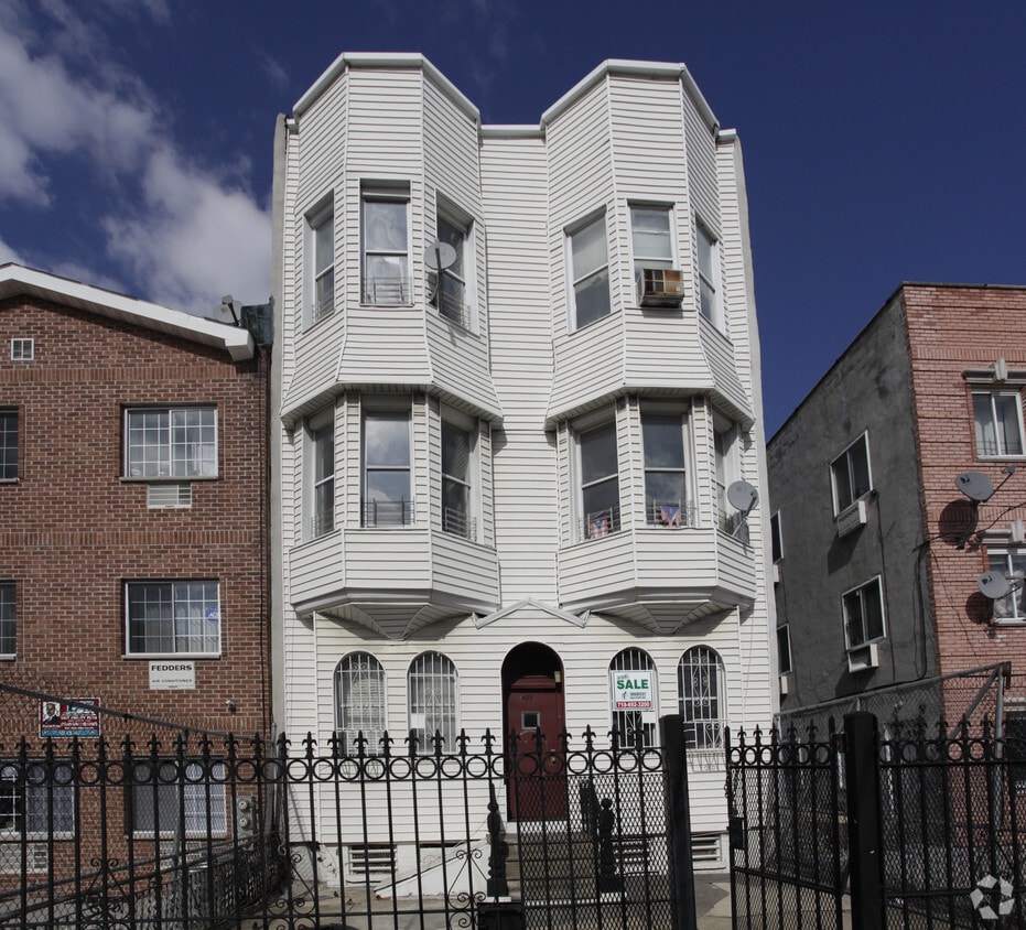 Building Photo - 1429 Bushwick Ave