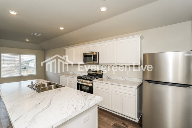 Foto del edificio - 23007 S King Rdg Dr