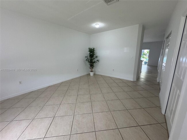 Foto del edificio - 5743 NW 114th Path