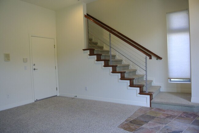 Building Photo - 3 Story town home with rooftop deck in Oceanside!~ Cleveland #101