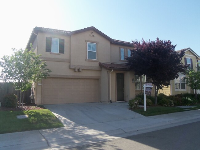 Building Photo - North Natomas 4/2.5 w Loft!  GREAT house w...