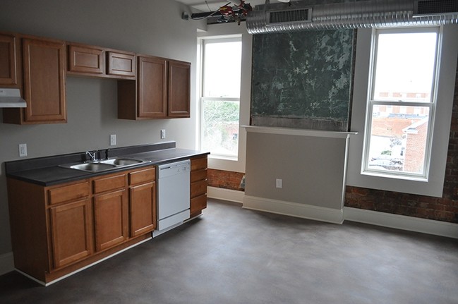 Kitchen - Magnolia Lofts