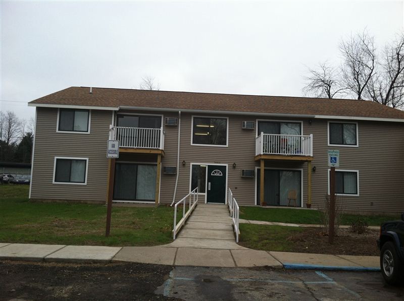 Primary Photo - 30 Medallion Cir