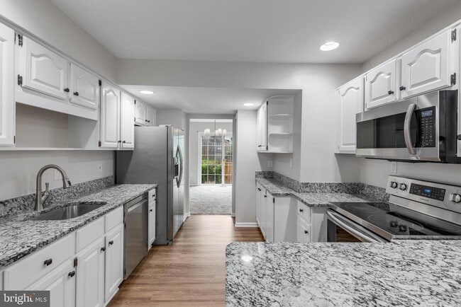 Building Photo - 9911 Finian Ct