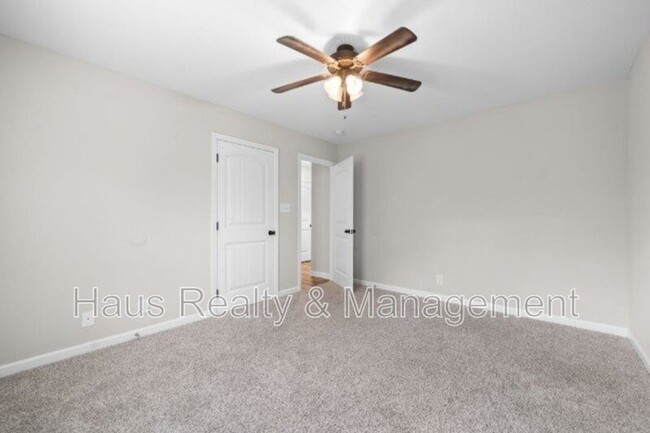 Foto del edificio - 1709 Evans Rd