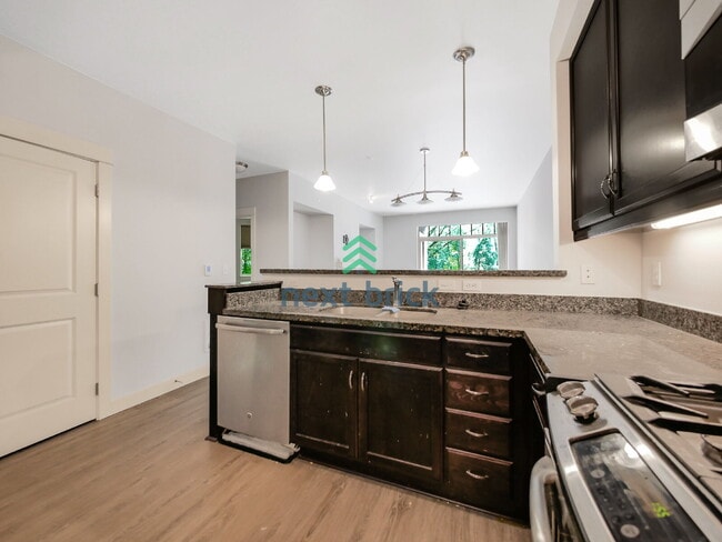 Building Photo - Beautiful 2 Bed 2 Bath for Rent with designated parking!