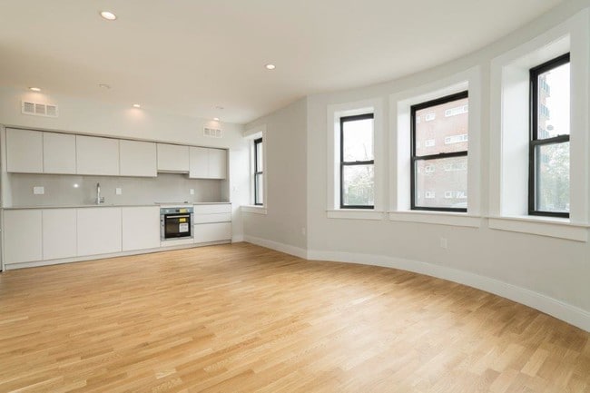 Building Photo - 123 Highland Ave