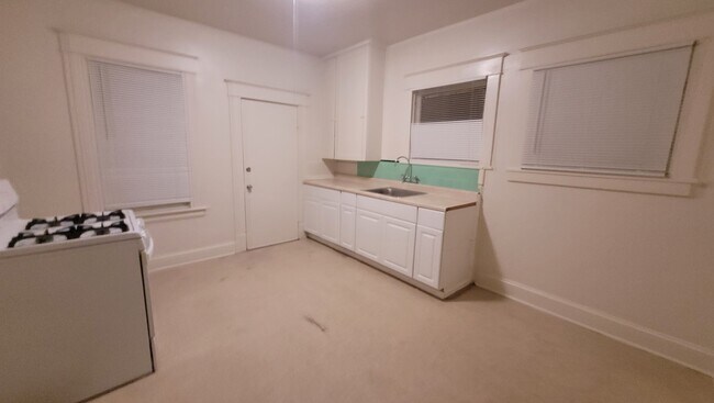 Foto del edificio - 1340 N Monroe St