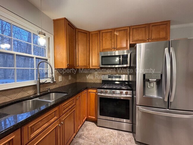 Foto del edificio - 102 Brodick Ct