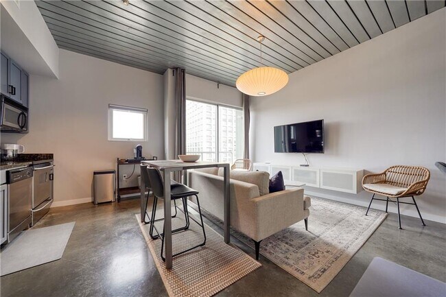 Foto del edificio - 620 Glen Iris Dr NE