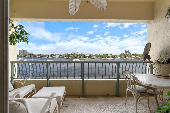 Foto del edificio - 209 N Birch Rd