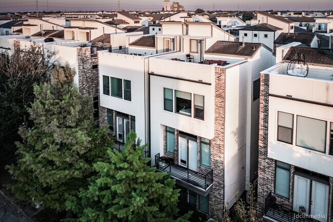 Foto del edificio - 1411 Nagle St