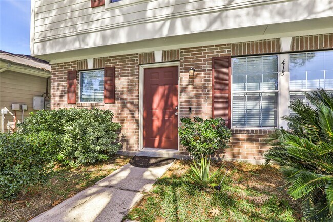 Foto del edificio - 415 Laurel Pine Dr