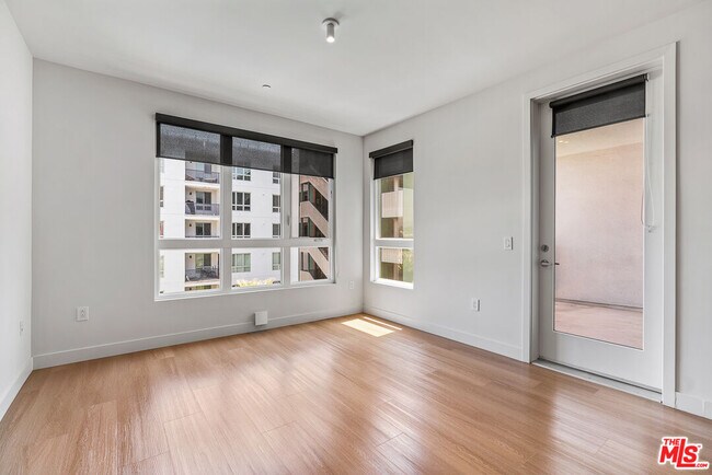 Foto del edificio - 10601 Washington Blvd