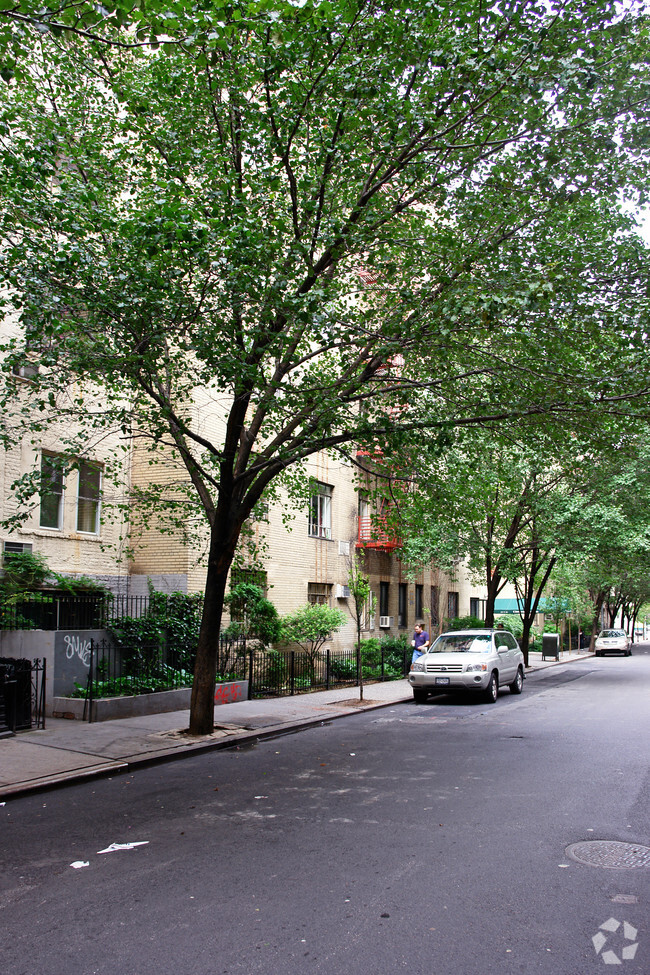 Building Photo - Chelsea Garden