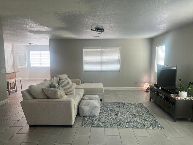 Foto del edificio - 2725 E Mine Creek Rd