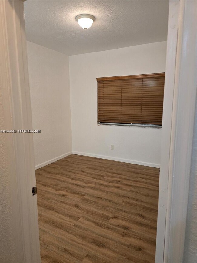 Foto del edificio - 1304 N Santa Catalina Cir