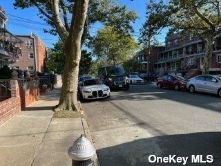 Building Photo - 1459 E 87th St