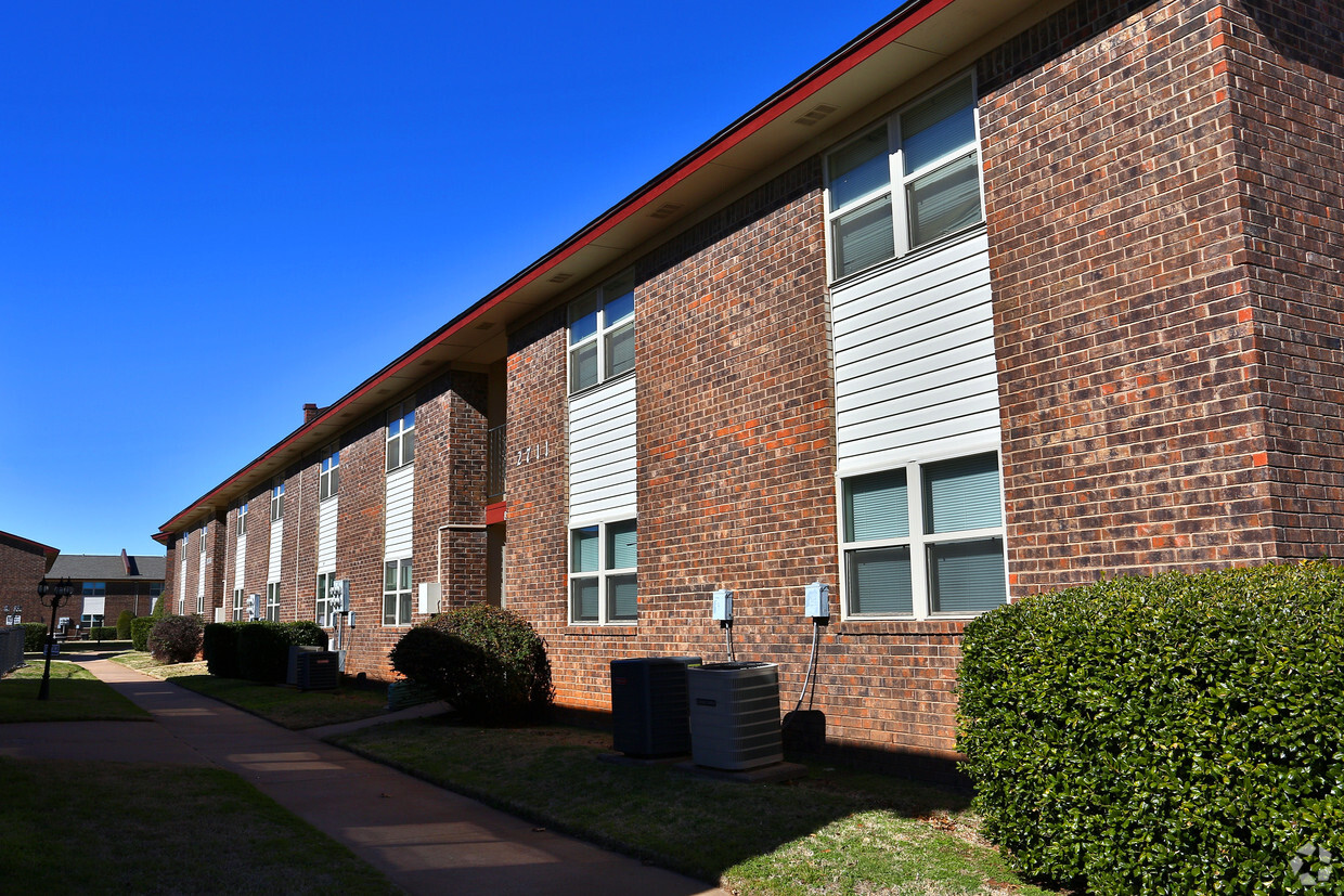 Building Photo - Casady Apartments