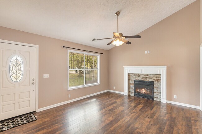 Building Photo - 1019 Willowbank Dr