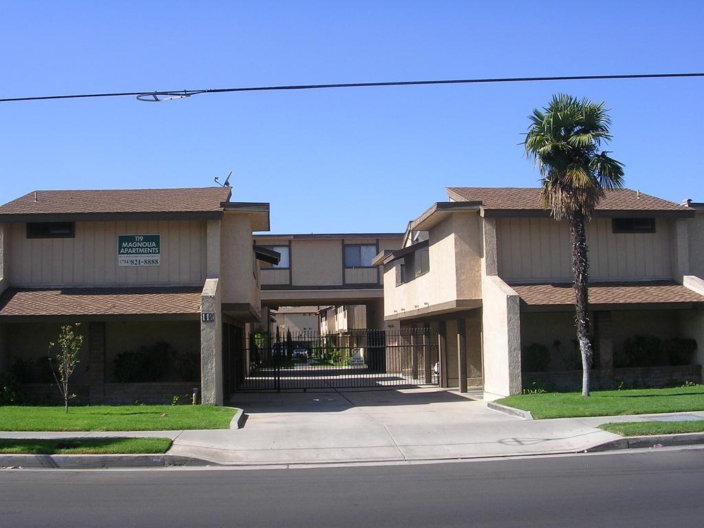 Primary Photo - 119 S Magnolia Ave
