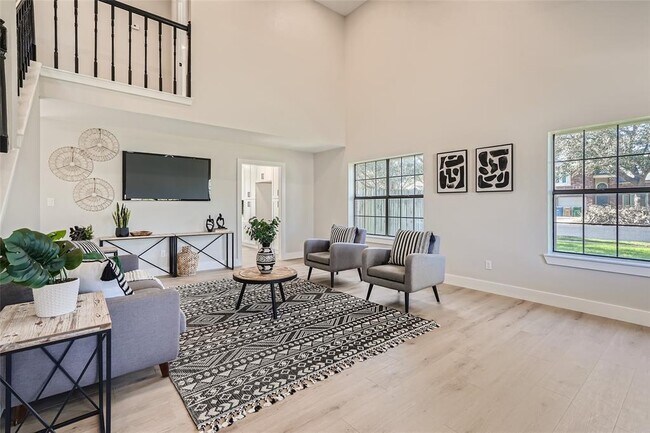 Building Photo - 12904 Stanzel Dr